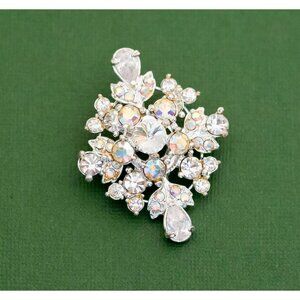 Vintage Beautiful Rhinestone Brooch, K26